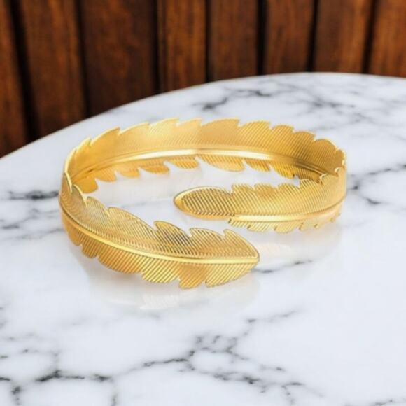 Boutique New gold tone feather Egyptian look arm bangle - Picture 4 of 4